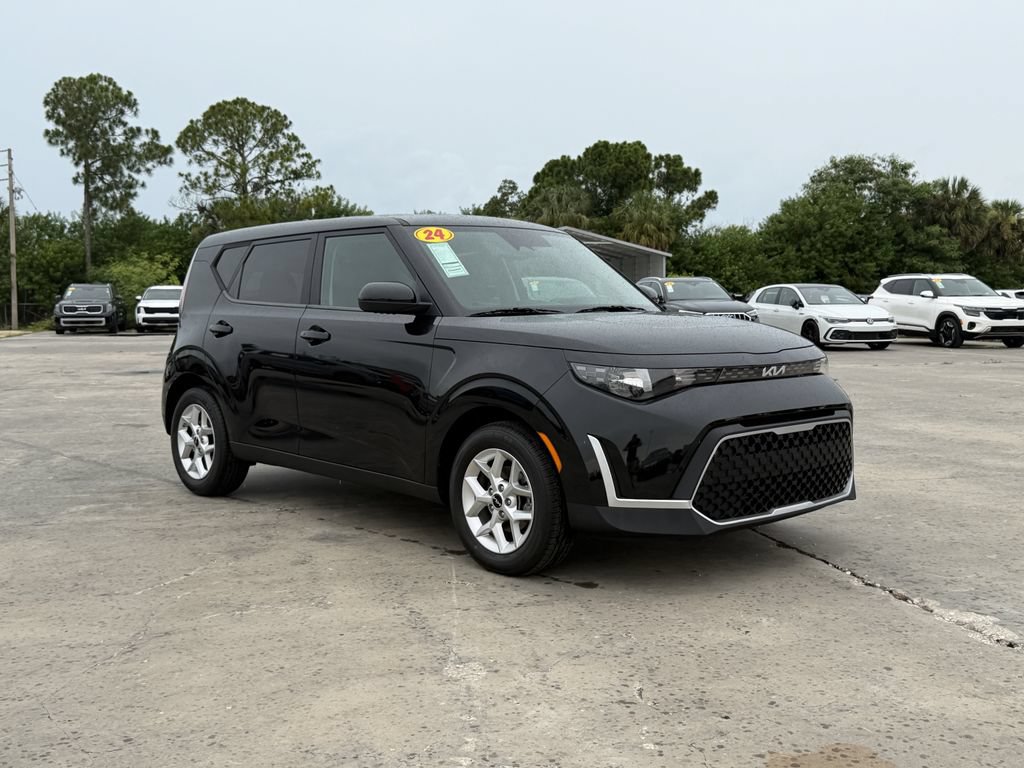 Certified 2024 Kia Soul S FWD image 2