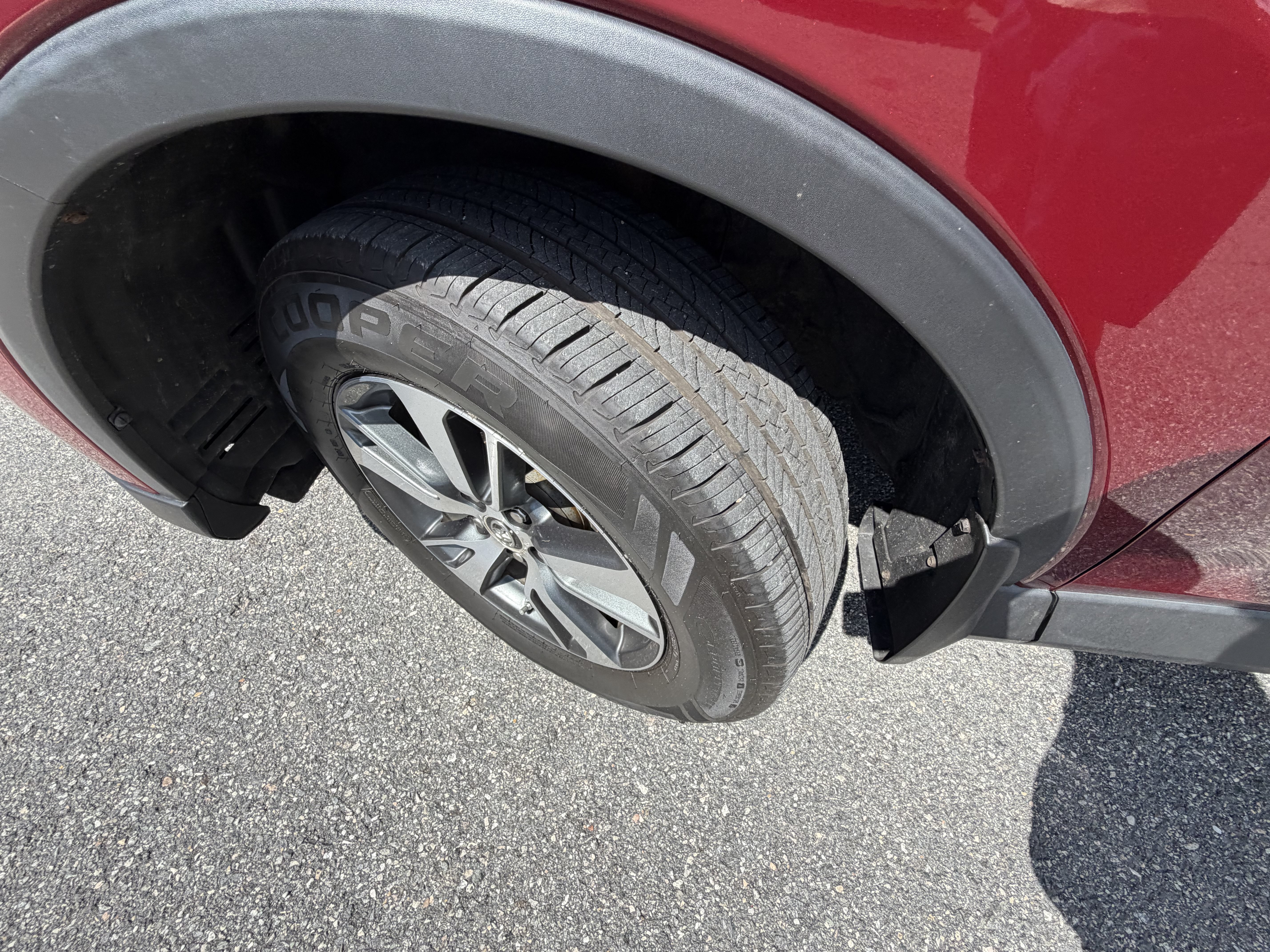 Used 2018 Toyota RAV4 XLE FWD image 30