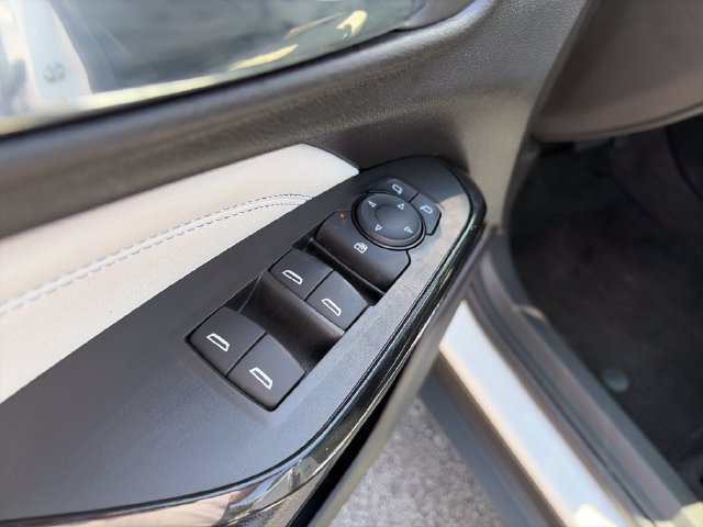 Used 2025 Chevrolet Trax LT w/ LT Convenience Package FWD image 12