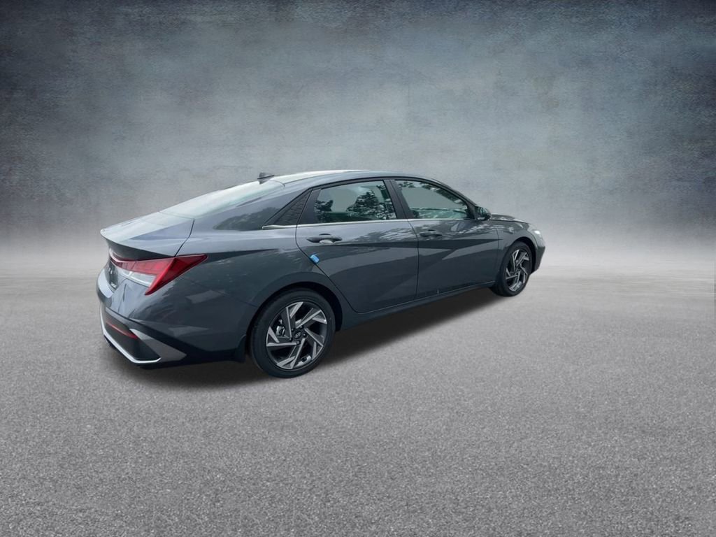 New 2025 Hyundai Elantra Limited image 22