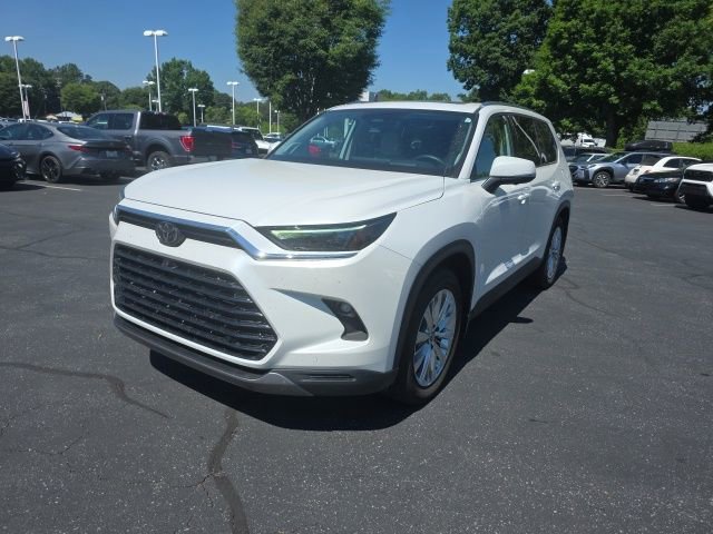 Used 2025 Toyota Grand Highlander AWD image 4