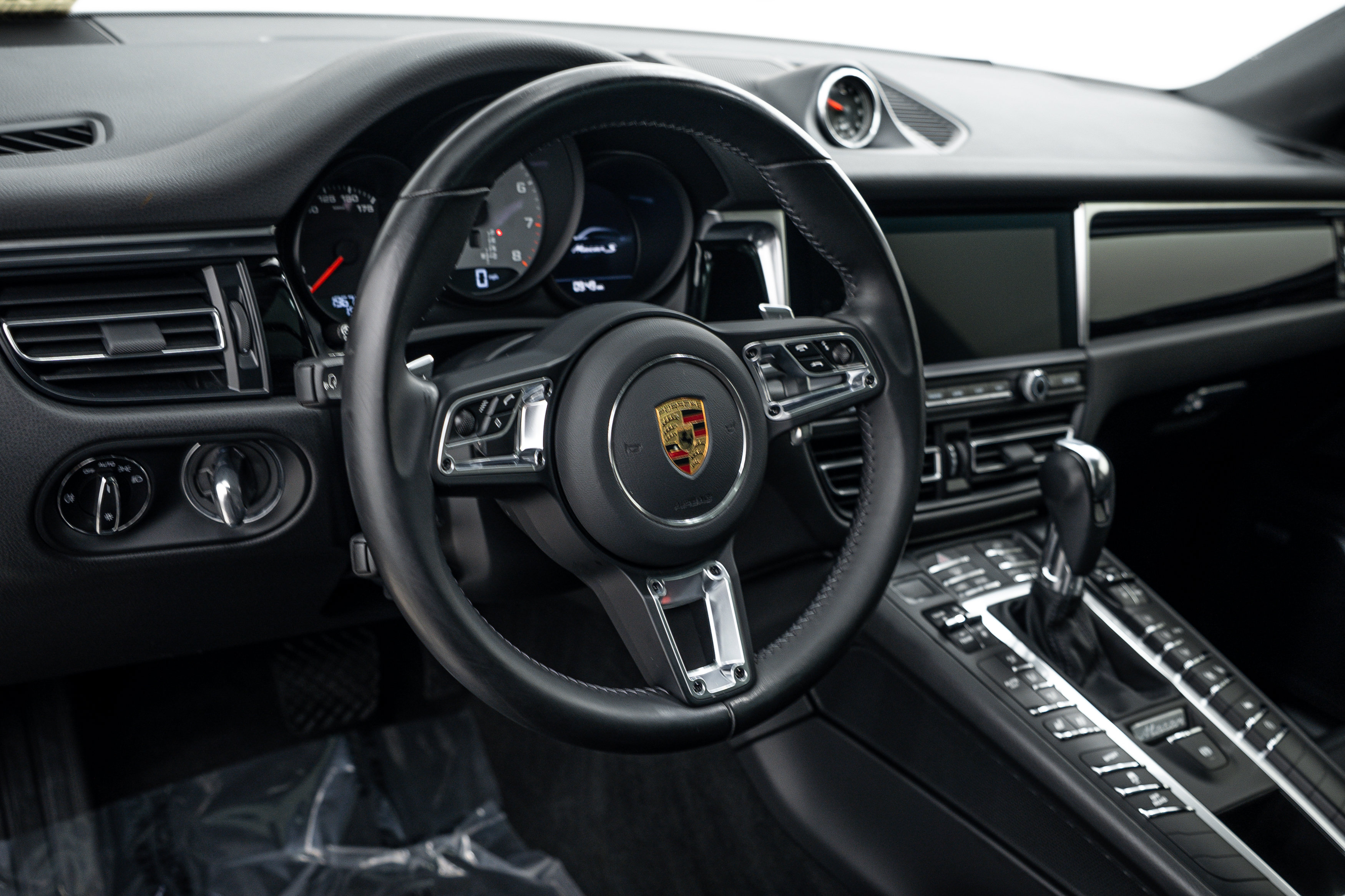 Certified 2021 Porsche Macan S AWD/4WD image 15