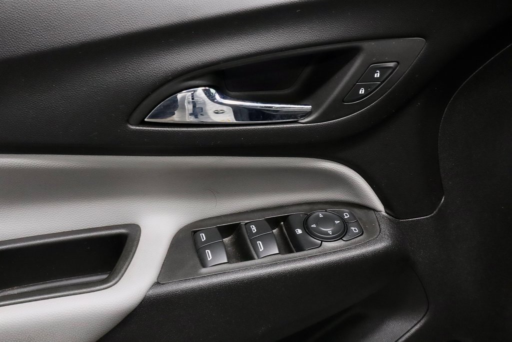 Used 2024 Chevrolet Equinox LS w/ LS Convenience Package image 22
