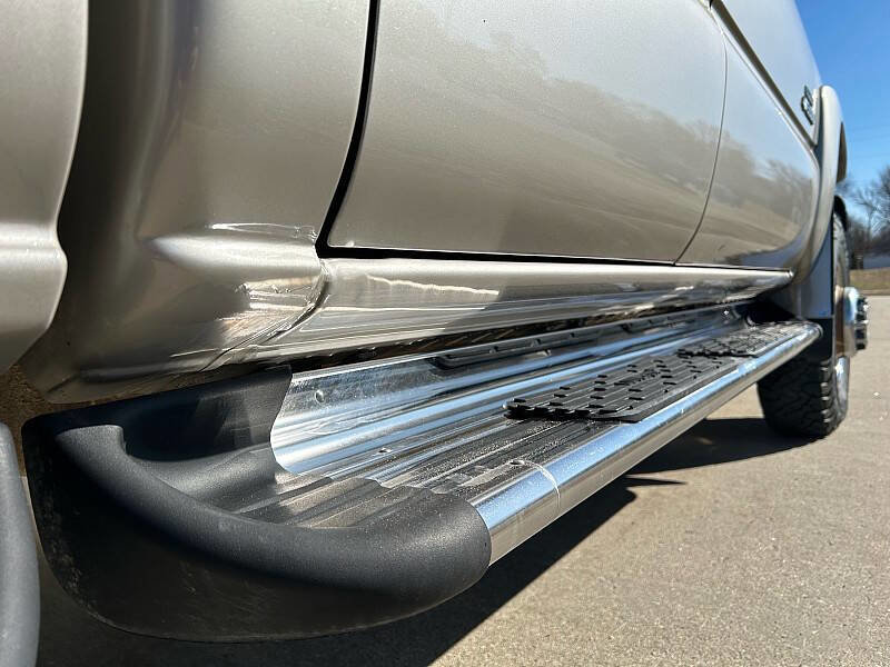 Used 2004 Chevrolet Silverado 3500 4x4 Extended Cab w/ Heavy-Duty Power Package image 10