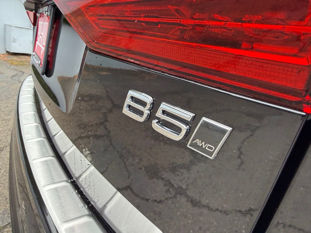 Used 2025 Volvo XC60 B5 Plus w/ Protection Package Premier image 8