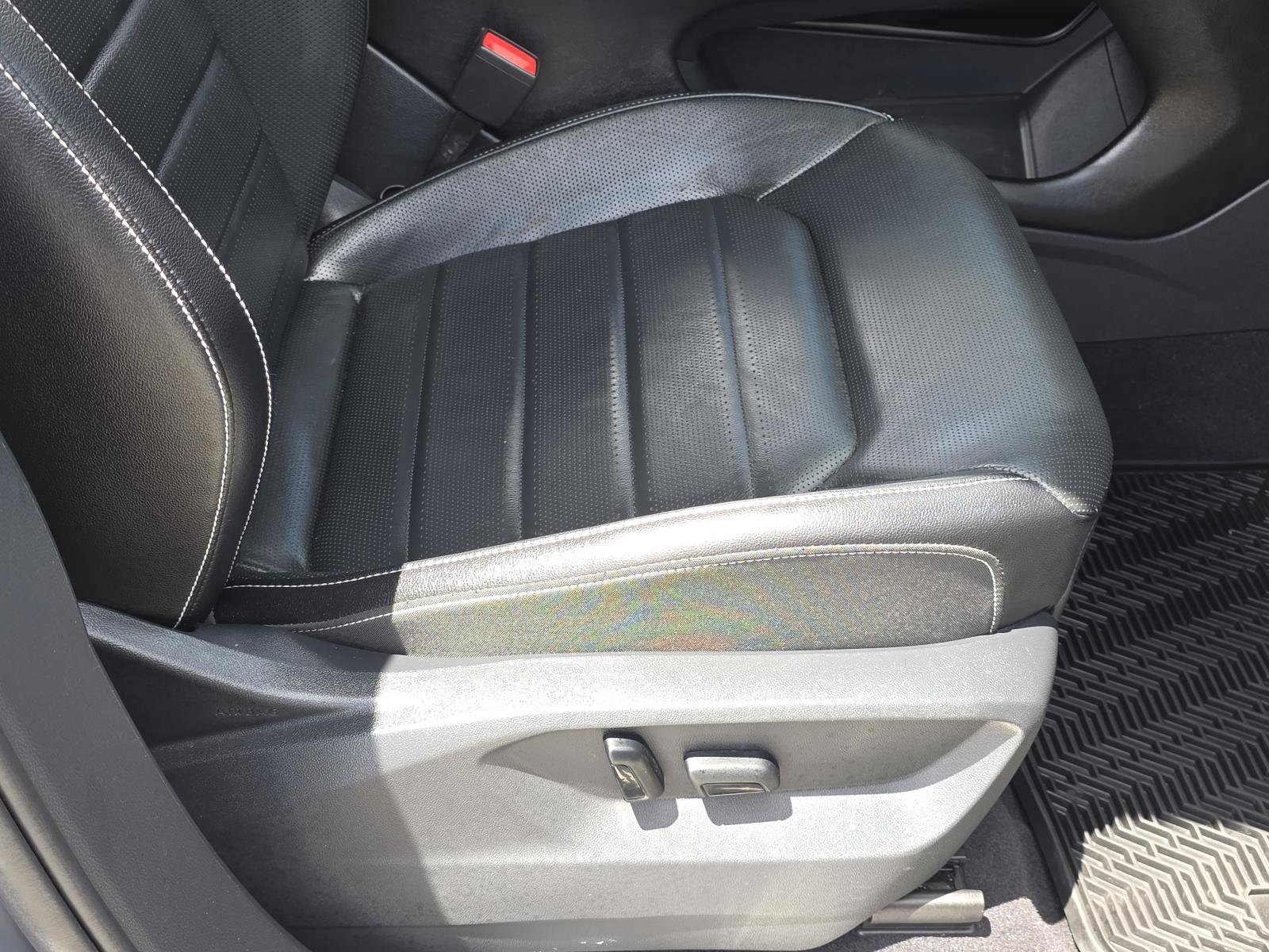 Used 2024 Volkswagen Atlas Cross Sport SEL R-Line AWD/4WD image 19