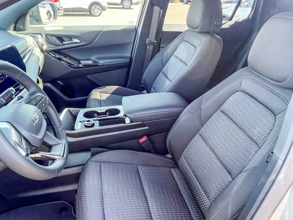 New 2026 Chevrolet Equinox LT w/ Midnight Edition image 16