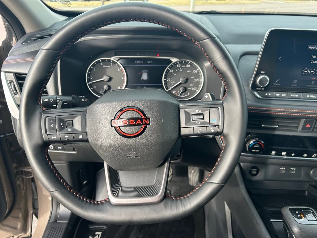 Used 2025 Nissan Rogue SV image 23