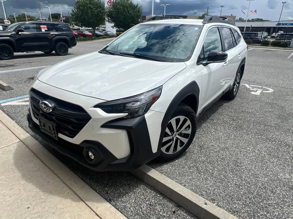 Used 2024 Subaru Outback Premium AWD/4WD image 5