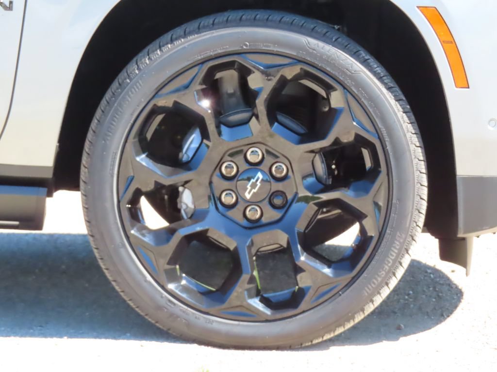 New 2026 Chevrolet Suburban High Country AWD/4WD image 18