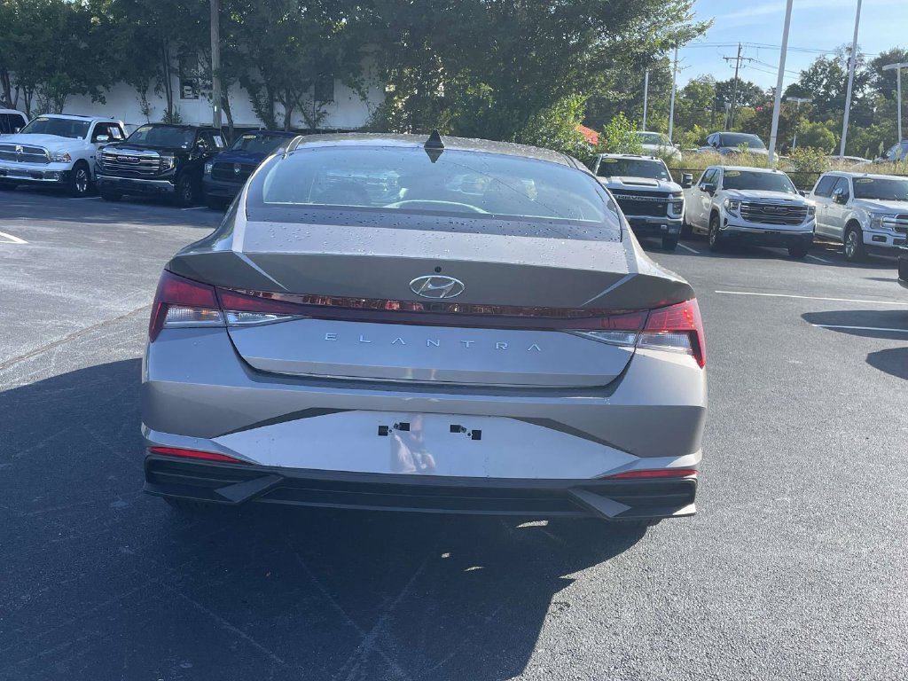 Used 2023 Hyundai Elantra SEL w/ Convenience Package FWD image 6