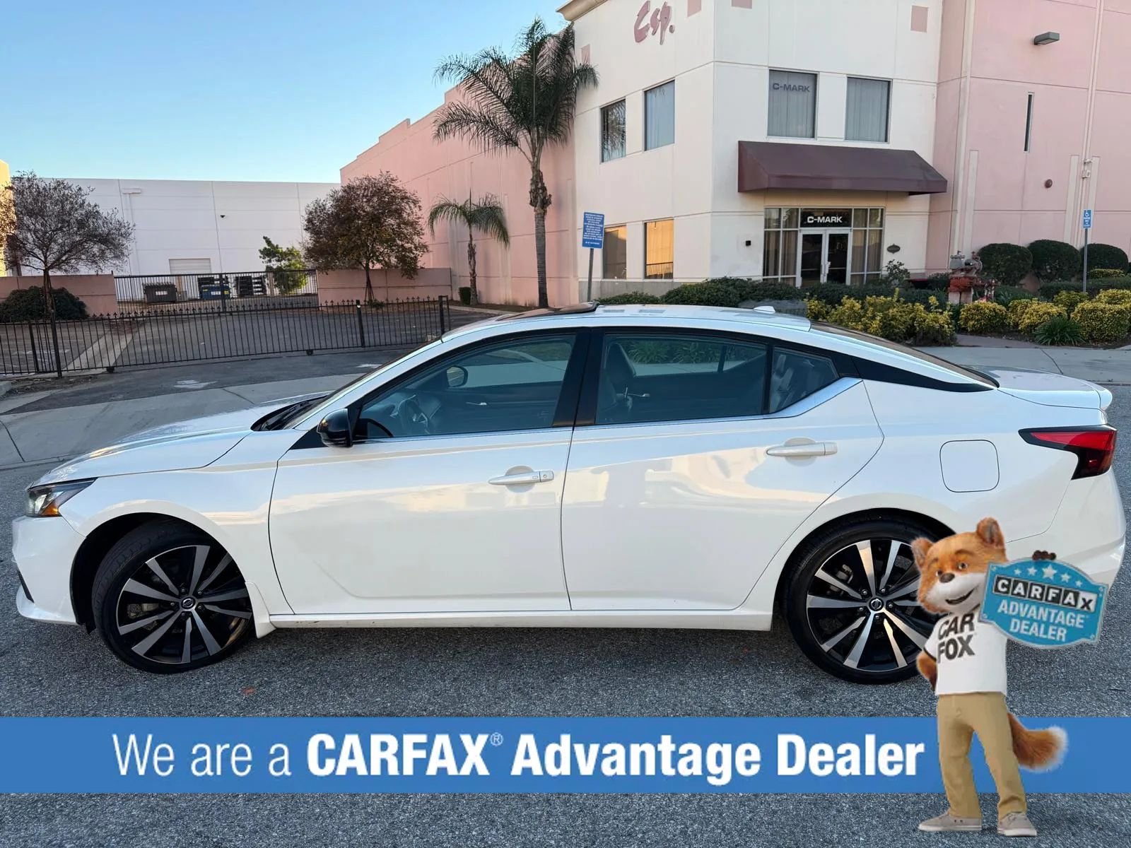 Used 2021 Nissan Altima 2.5 SR w/ SR Premium Package FWD image 2