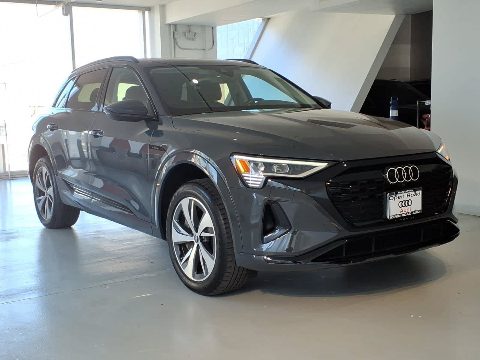 Used 2024 Audi Q8 e-tron Premium AWD/4WD image 3