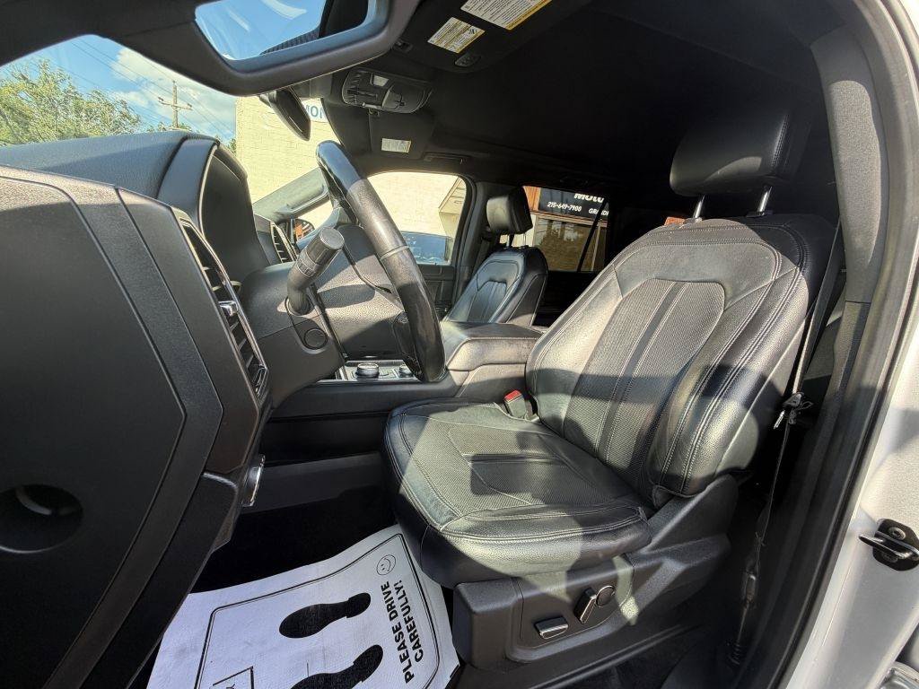 Used 2019 Ford Expedition Limited w/ Equipment Group 302A AWD/4WD image 16