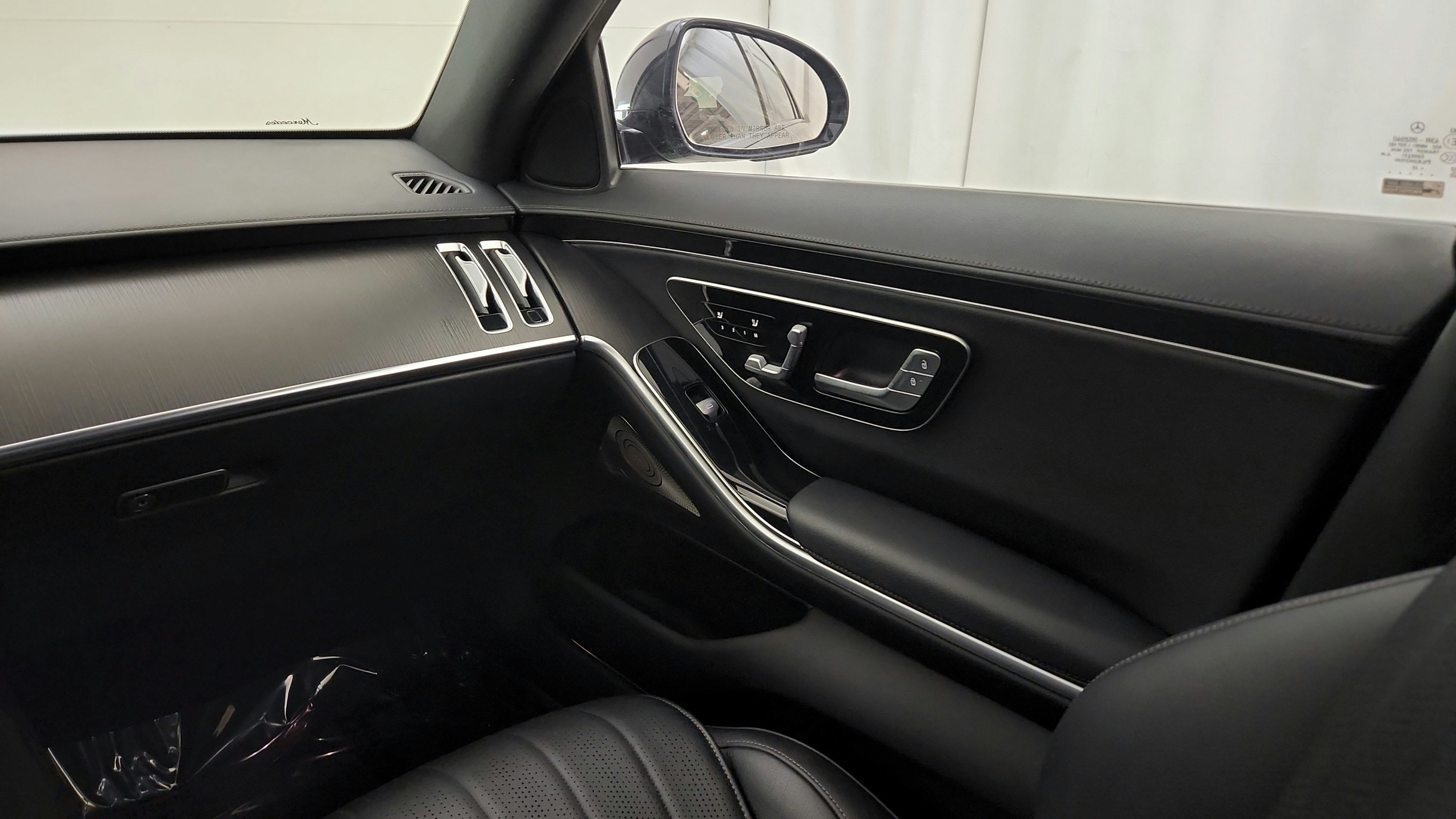 Used 2023 Mercedes-Benz S 500 4MATIC w/ AMG Line image 26