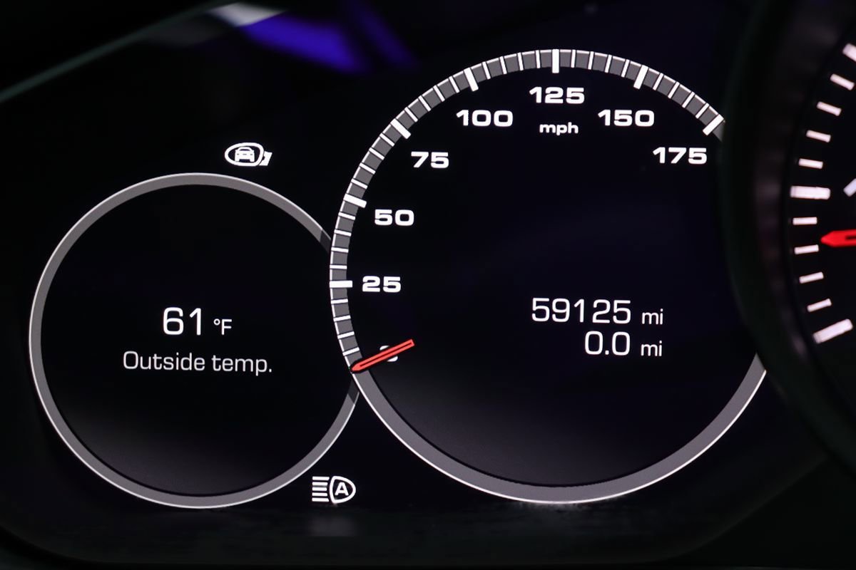Used 2021 Porsche Cayenne Coupe image 19