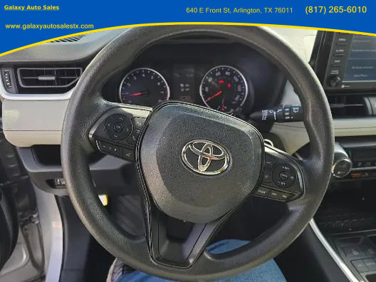 Used 2021 Toyota RAV4 XLE image 9