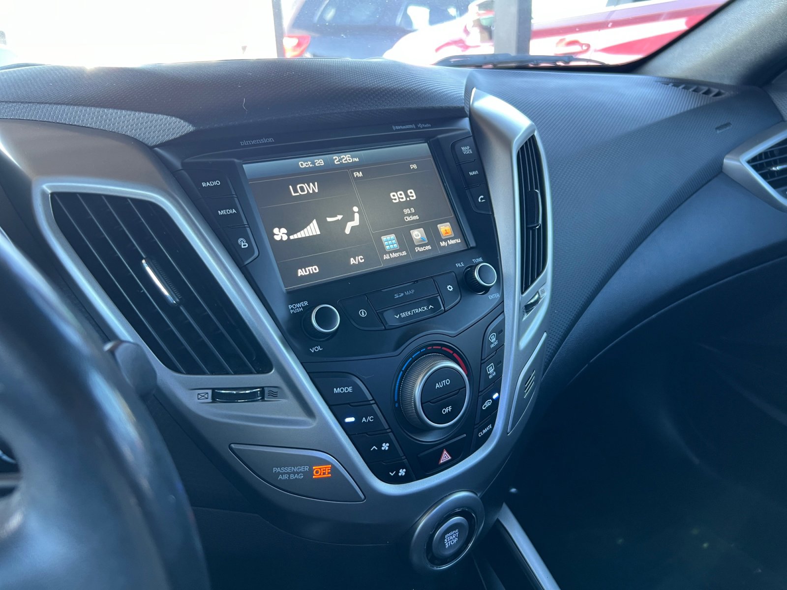 Used 2017 Hyundai Veloster Value Edition image 18