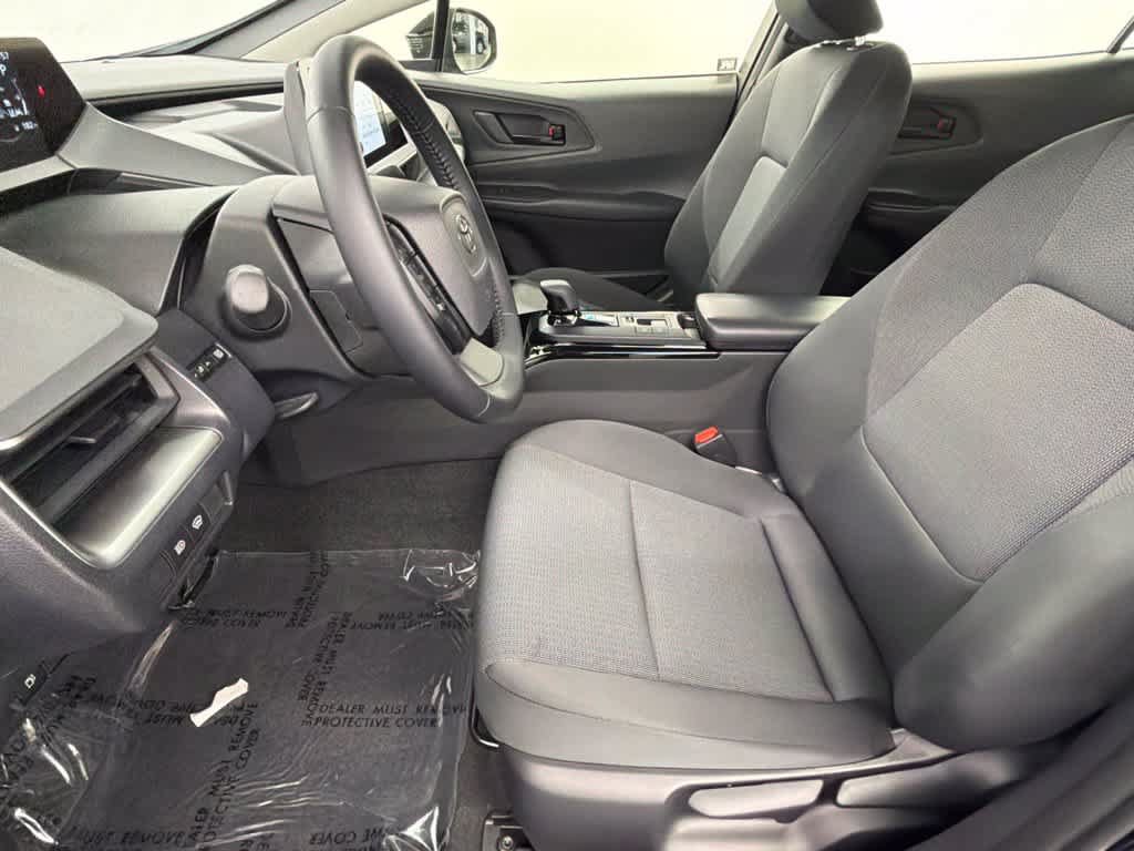 Used 2026 Toyota Prius LE FWD image 22