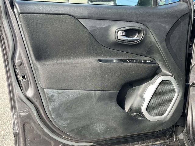 Used 2019 Jeep Renegade Latitude image 14