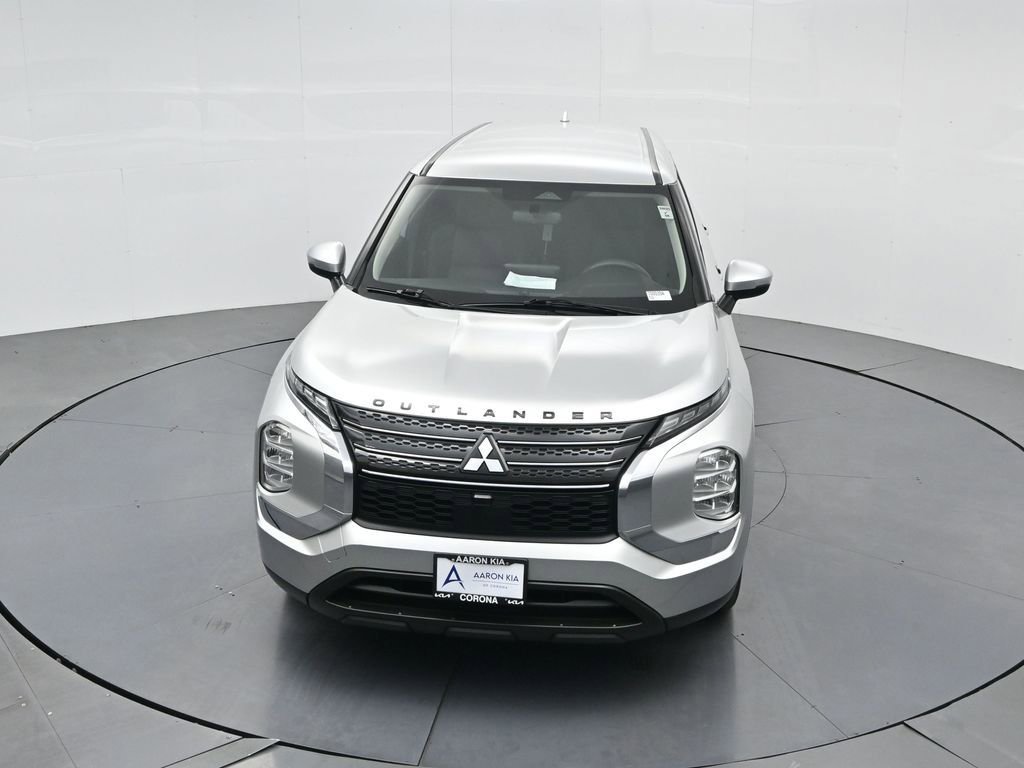 Used 2022 Mitsubishi Outlander ES image 29
