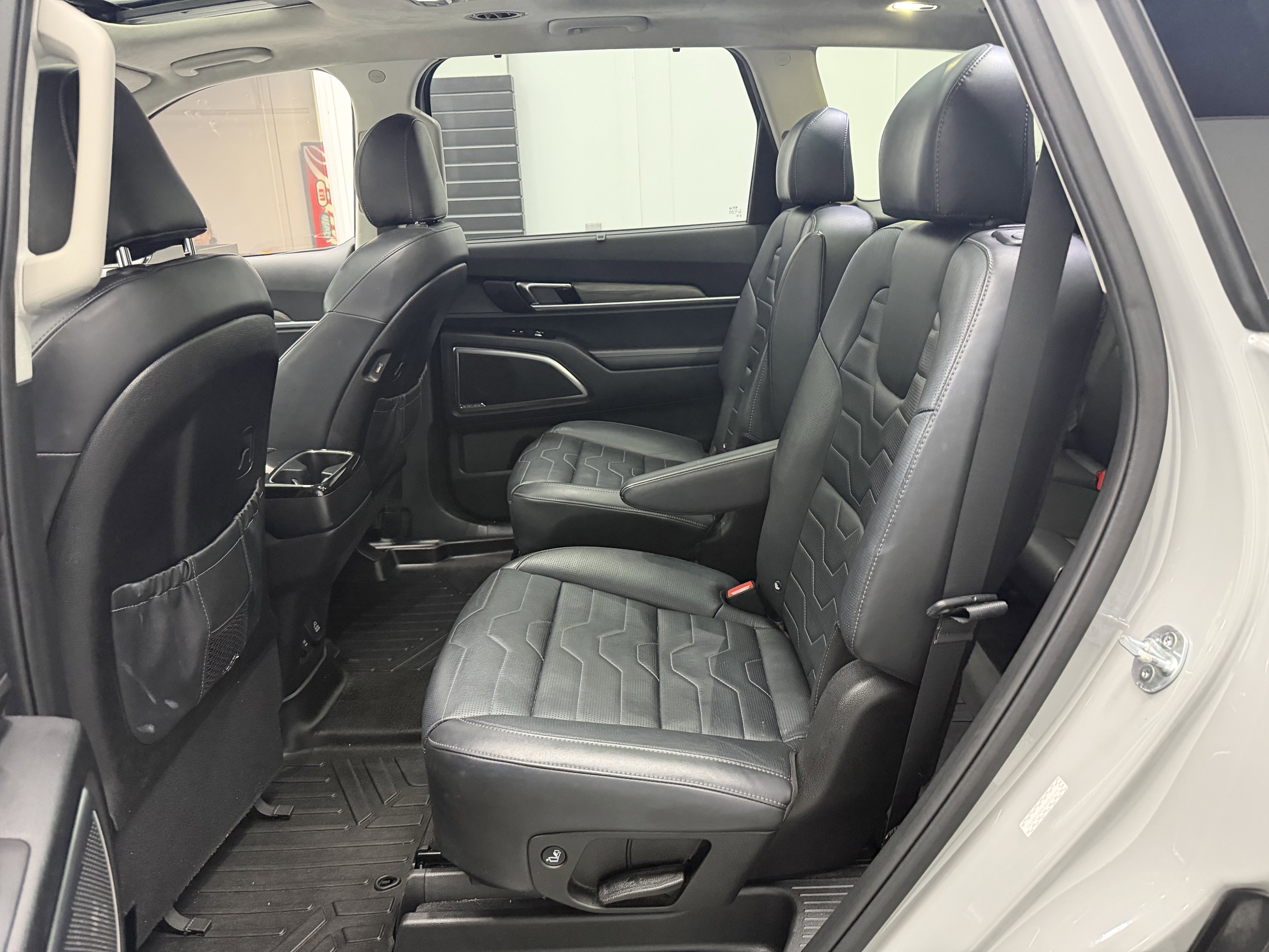 Used 2021 Kia Telluride SX w/ SX Prestige Package image 26