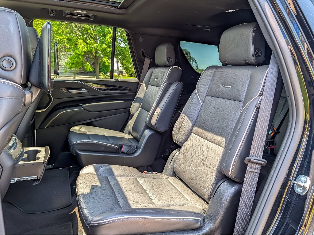 Used 2023 Cadillac Escalade Sport AWD/4WD image 32