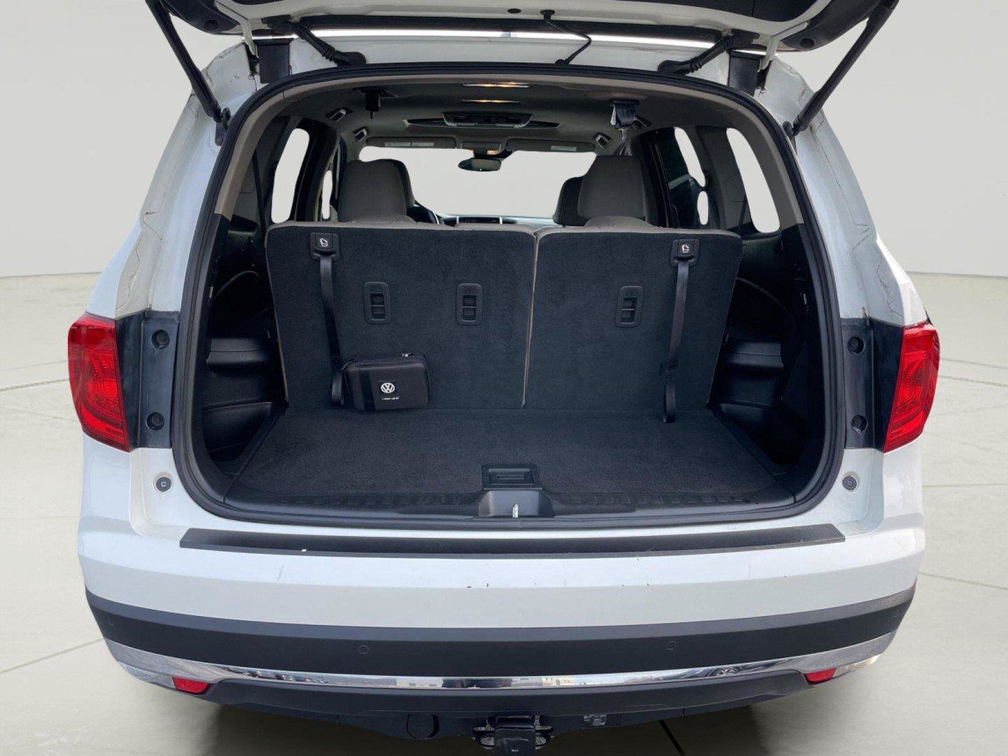 Used 2018 Honda Pilot Touring image 9