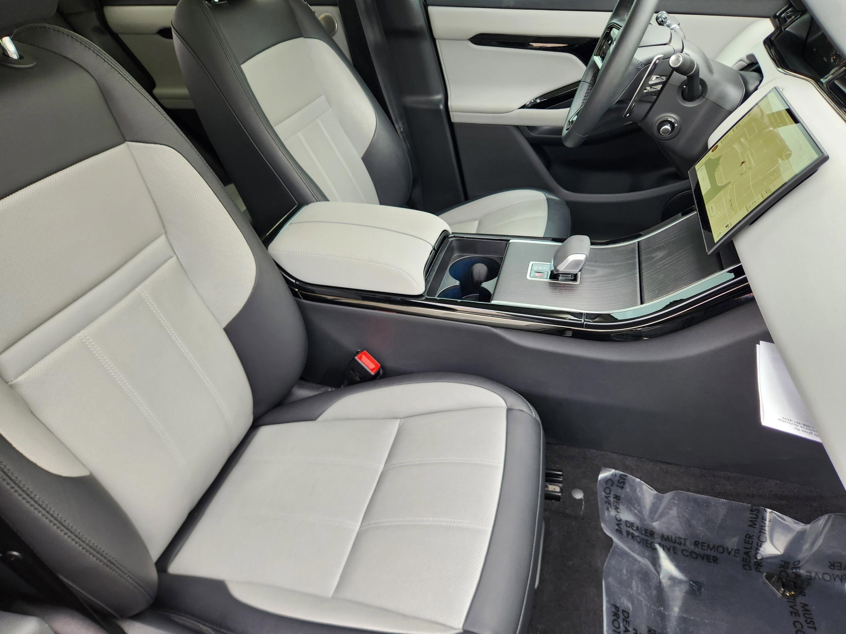 Certified 2024 Land Rover Range Rover Evoque Dynamic SE image 9