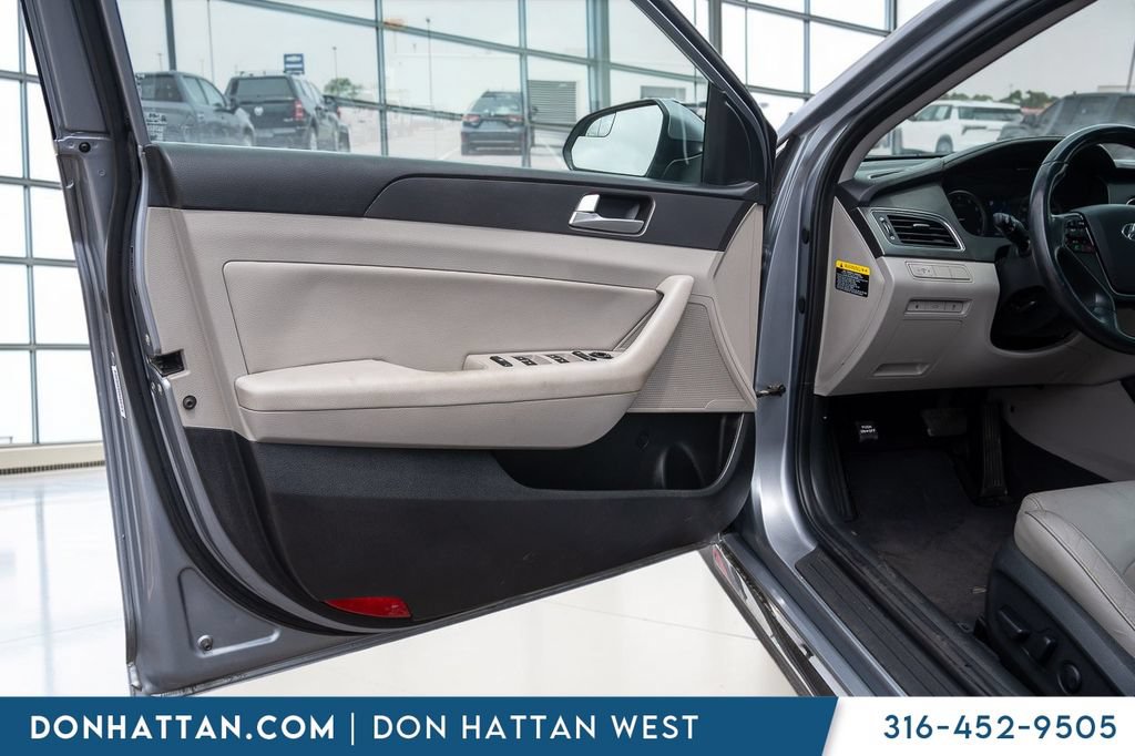 Used 2017 Hyundai Sonata Sport w/ Value Edition Package 02 FWD image 13
