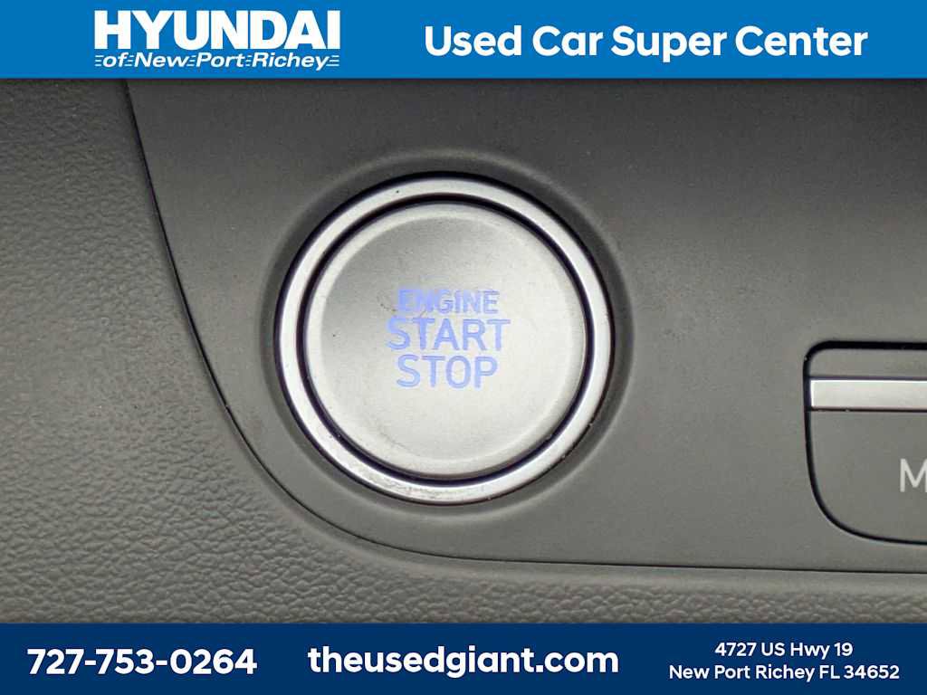 Used 2024 Hyundai Elantra SEL FWD image 30