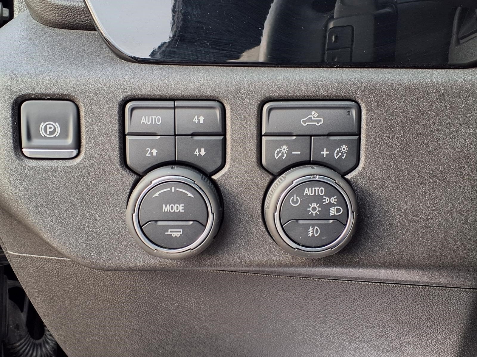 Used 2024 Chevrolet Silverado 1500 LT Trail Boss w/ Convenience Package II AWD/4WD image 19