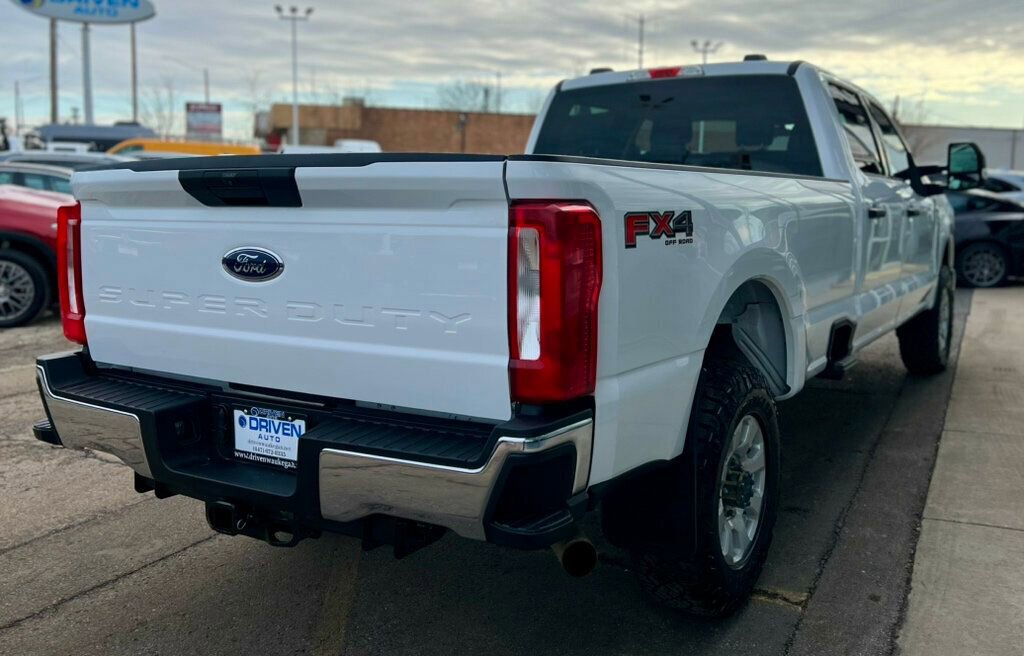 Used 2024 Ford F350 XLT w/ FX4 Off-Road Package image 5