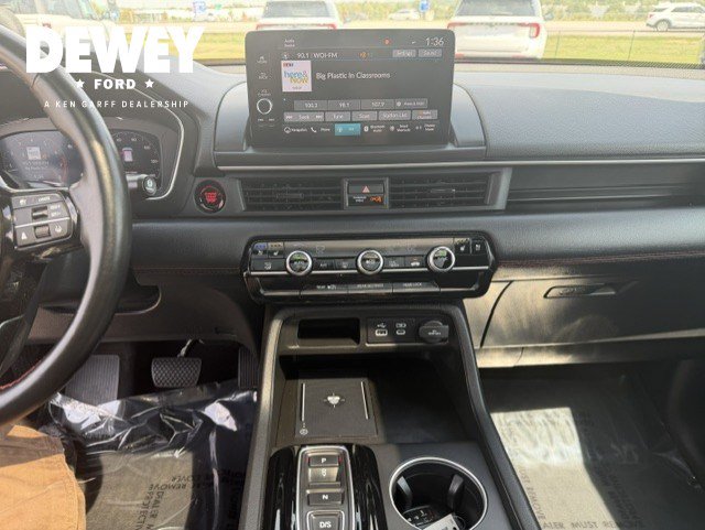 Used 2025 Honda Pilot Black Edition image 18