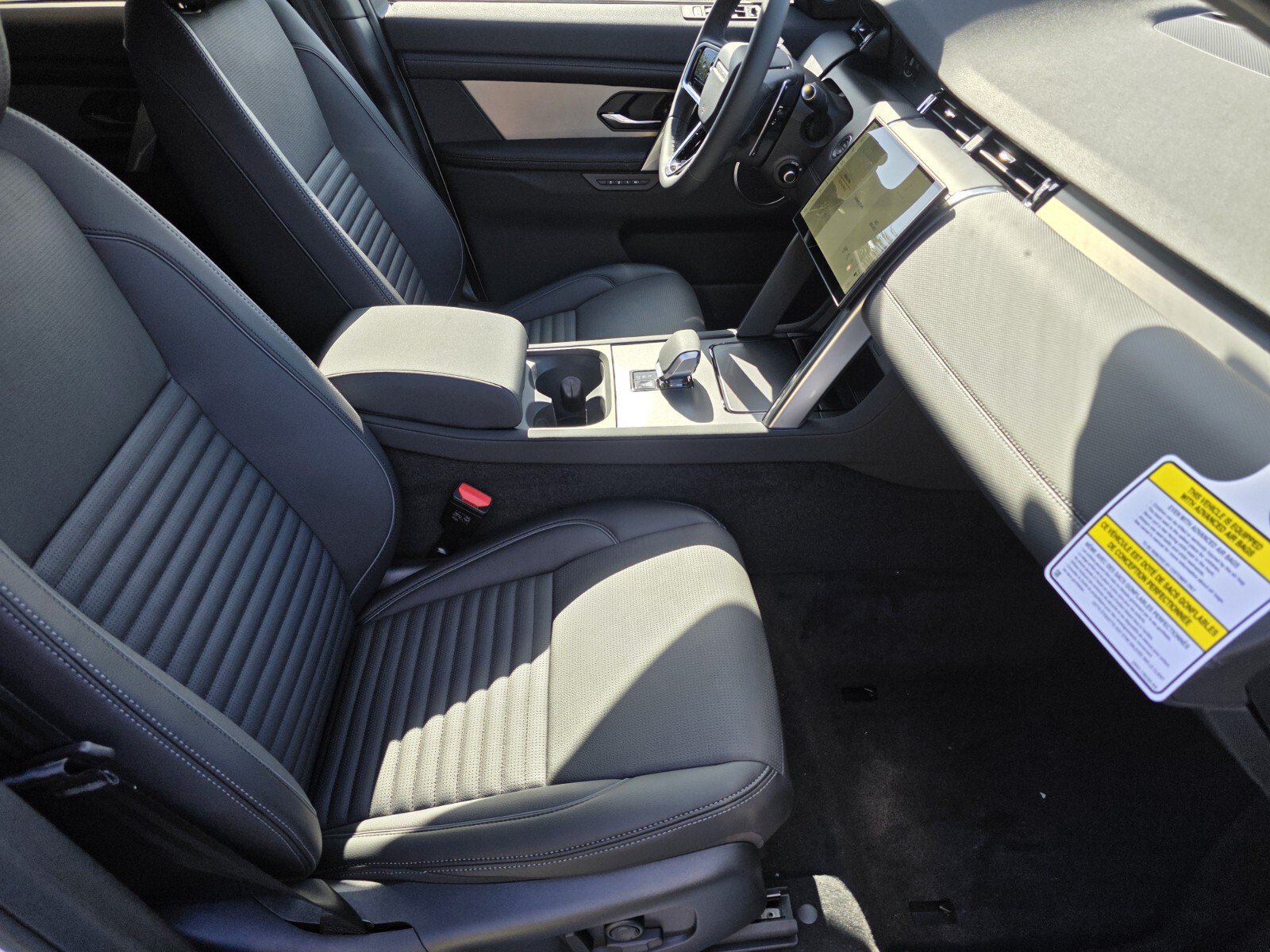 Used 2026 Land Rover Discovery Sport Landmark AWD/4WD image 3