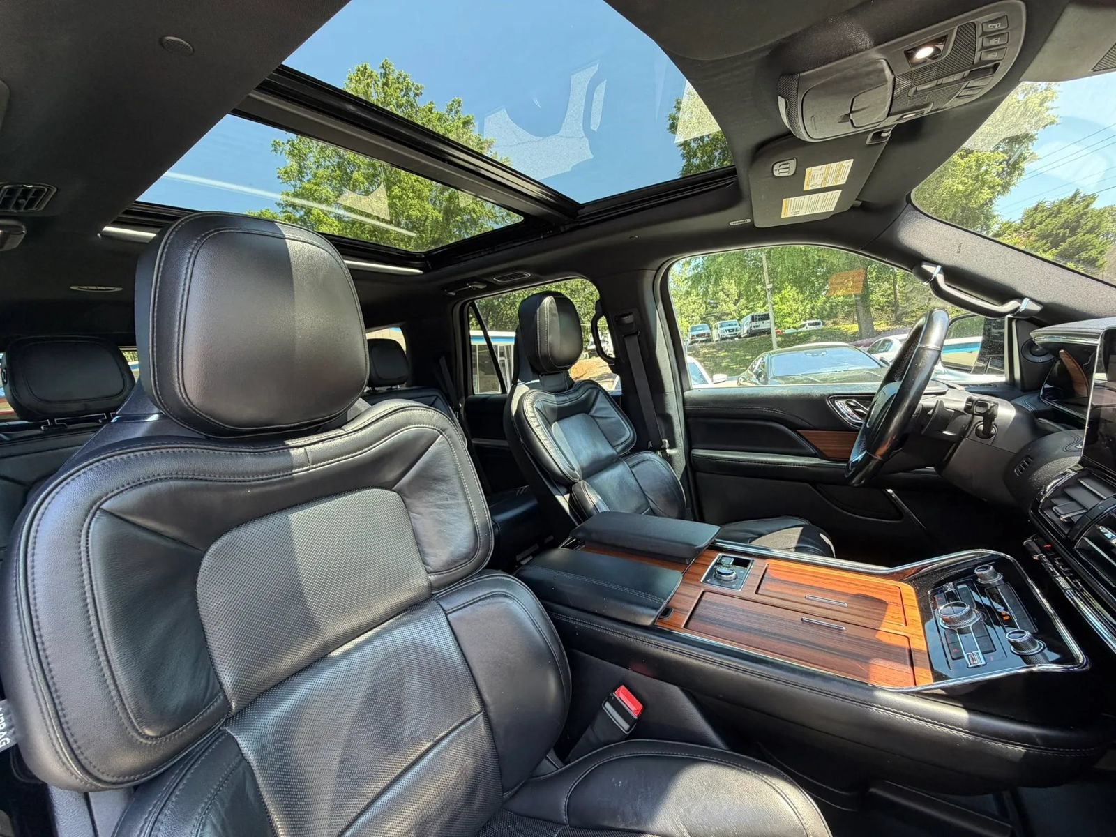 Used 2018 Lincoln Navigator Reserve w/ Technology Package AWD/4WD image 40