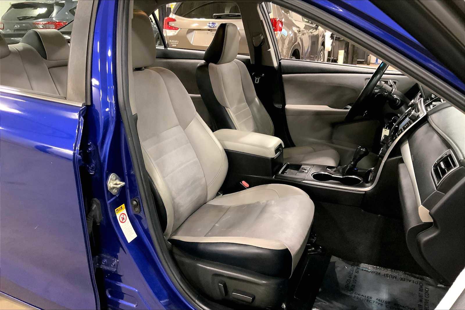 Used 2015 Toyota Camry XSE image 2