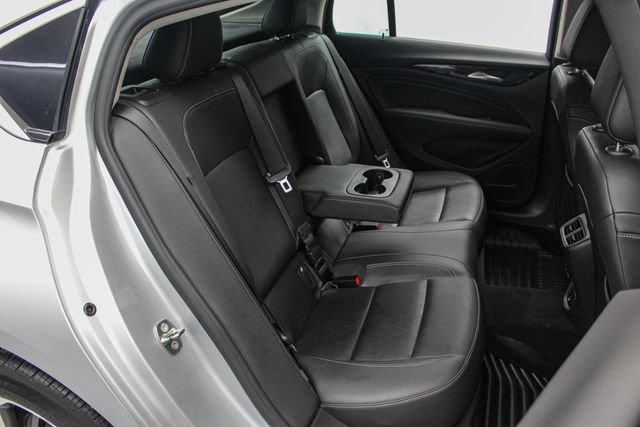 Used 2018 Buick Regal Essence FWD image 23