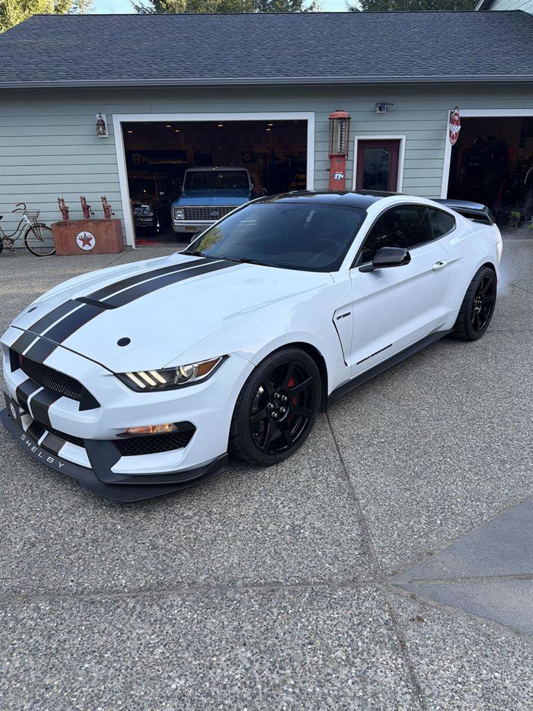 Used 2019 Ford Mustang Shelby GT350R w/ GT350R Equipment Group 920A RWD image 3