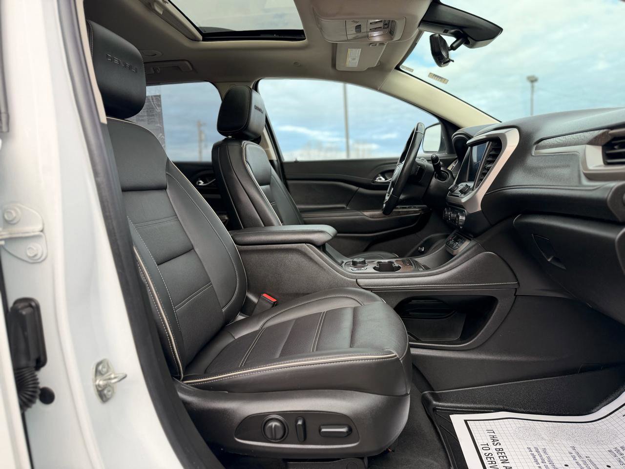 Used 2021 GMC Acadia Denali w/ GMC Pro Grade Package image 30