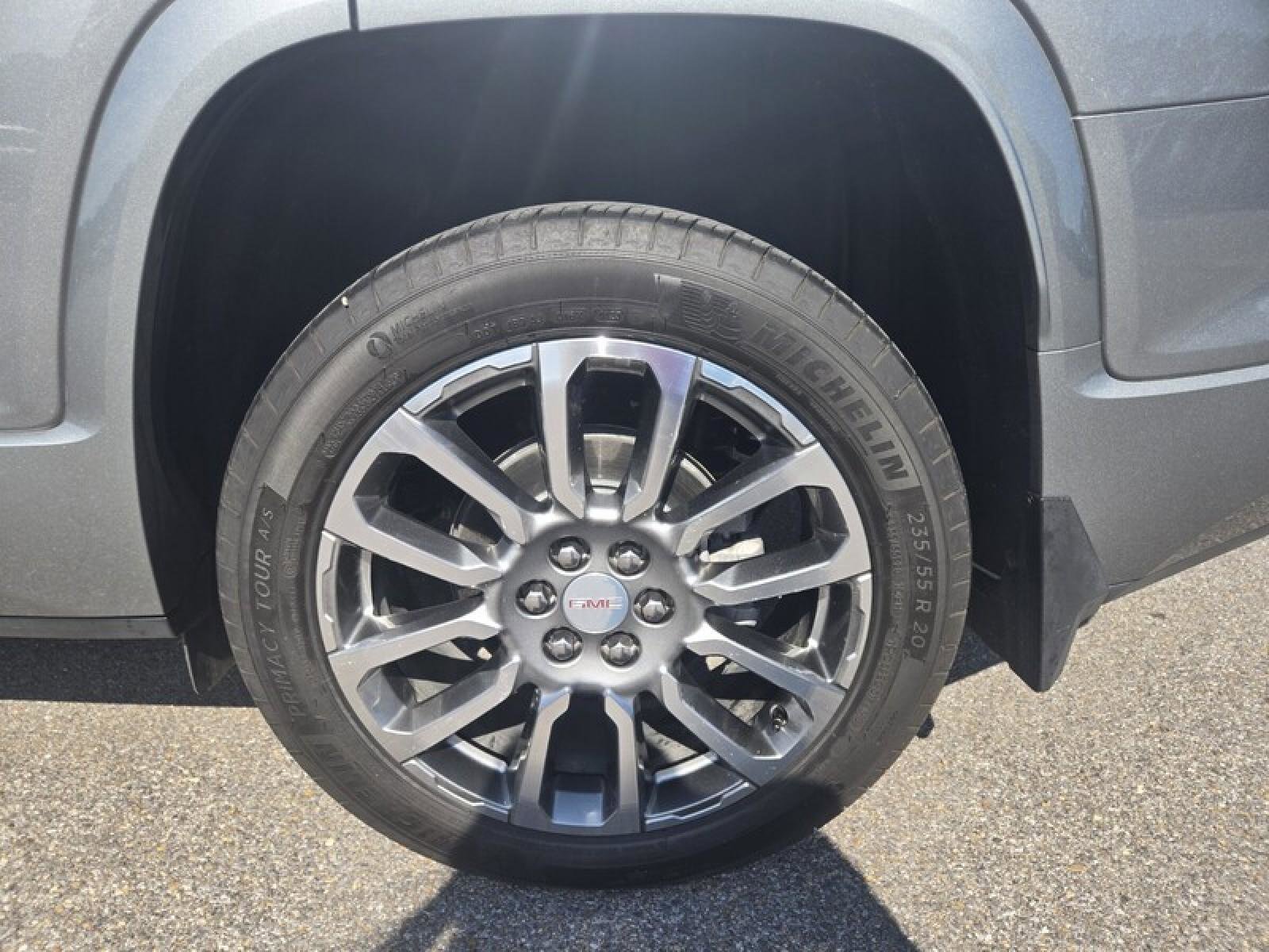 Used 2023 GMC Acadia Denali w/ Denali Ultimate Package FWD image 9