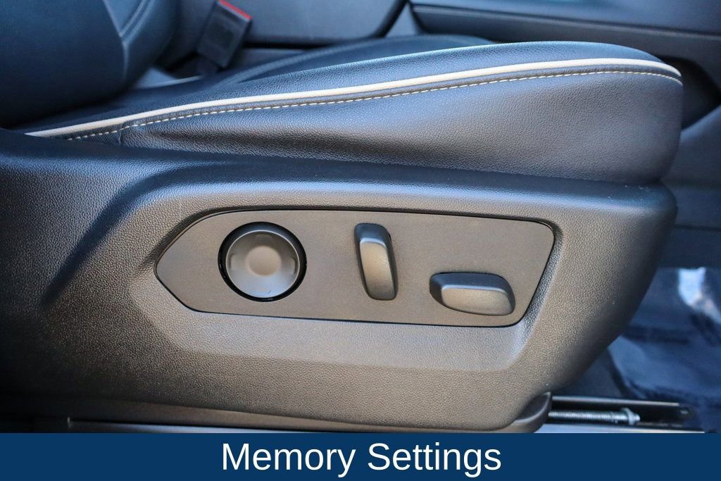 Used 2023 Chevrolet Suburban Premier image 16