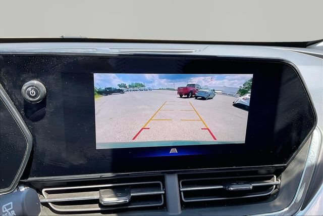 Used 2025 Chevrolet Trax LT FWD image 11