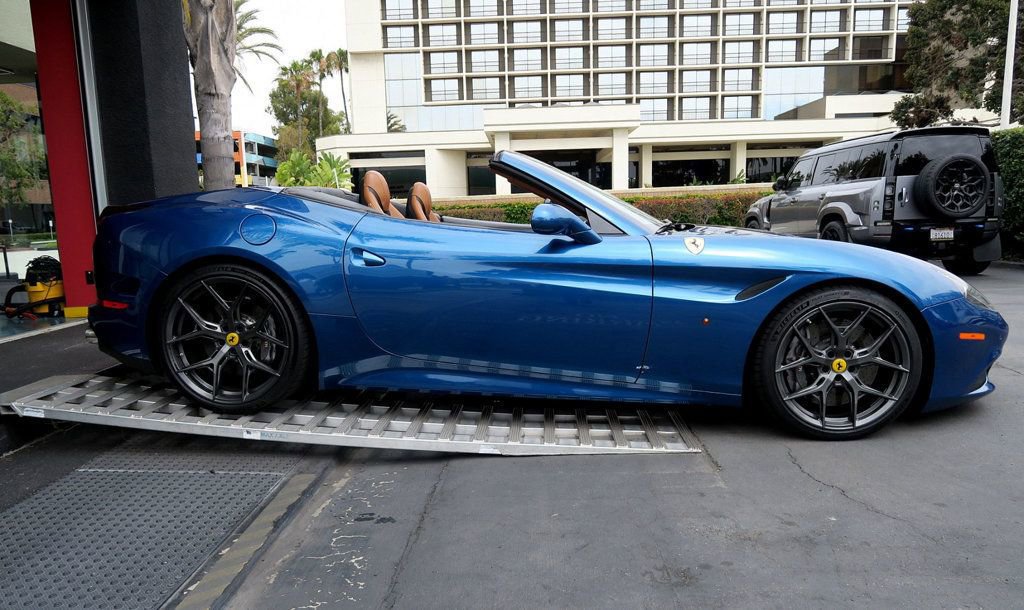 Used 2016 Ferrari California T RWD image 6