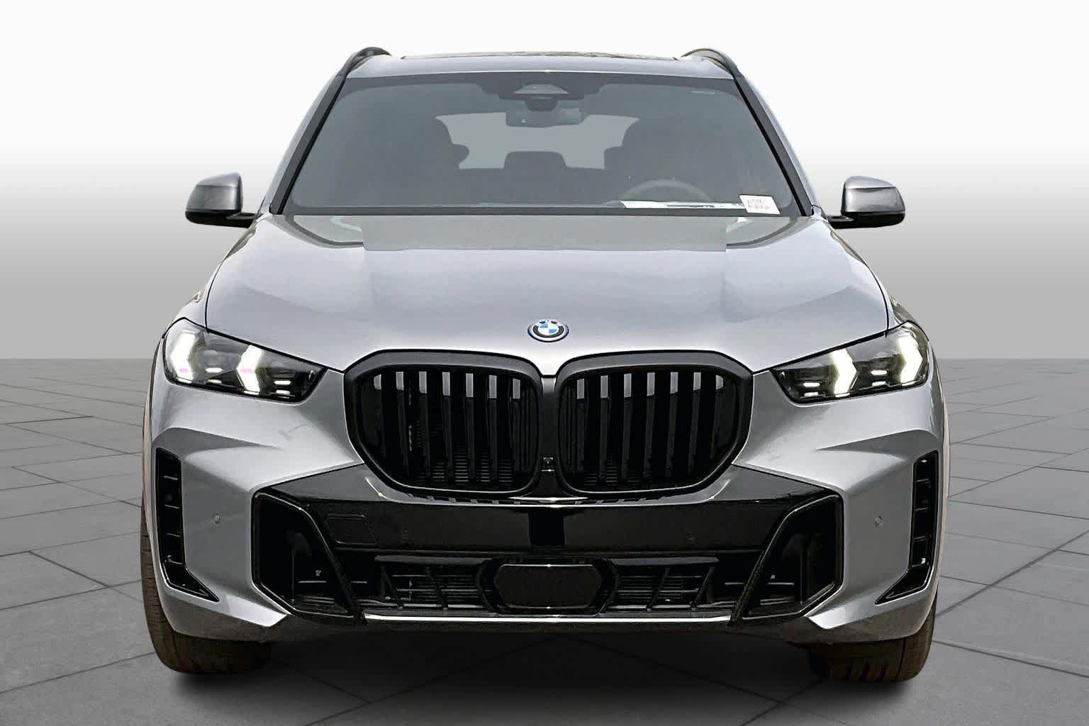 New 2026 BMW X5 xDrive50e w/ M Sport Package AWD/4WD image 3