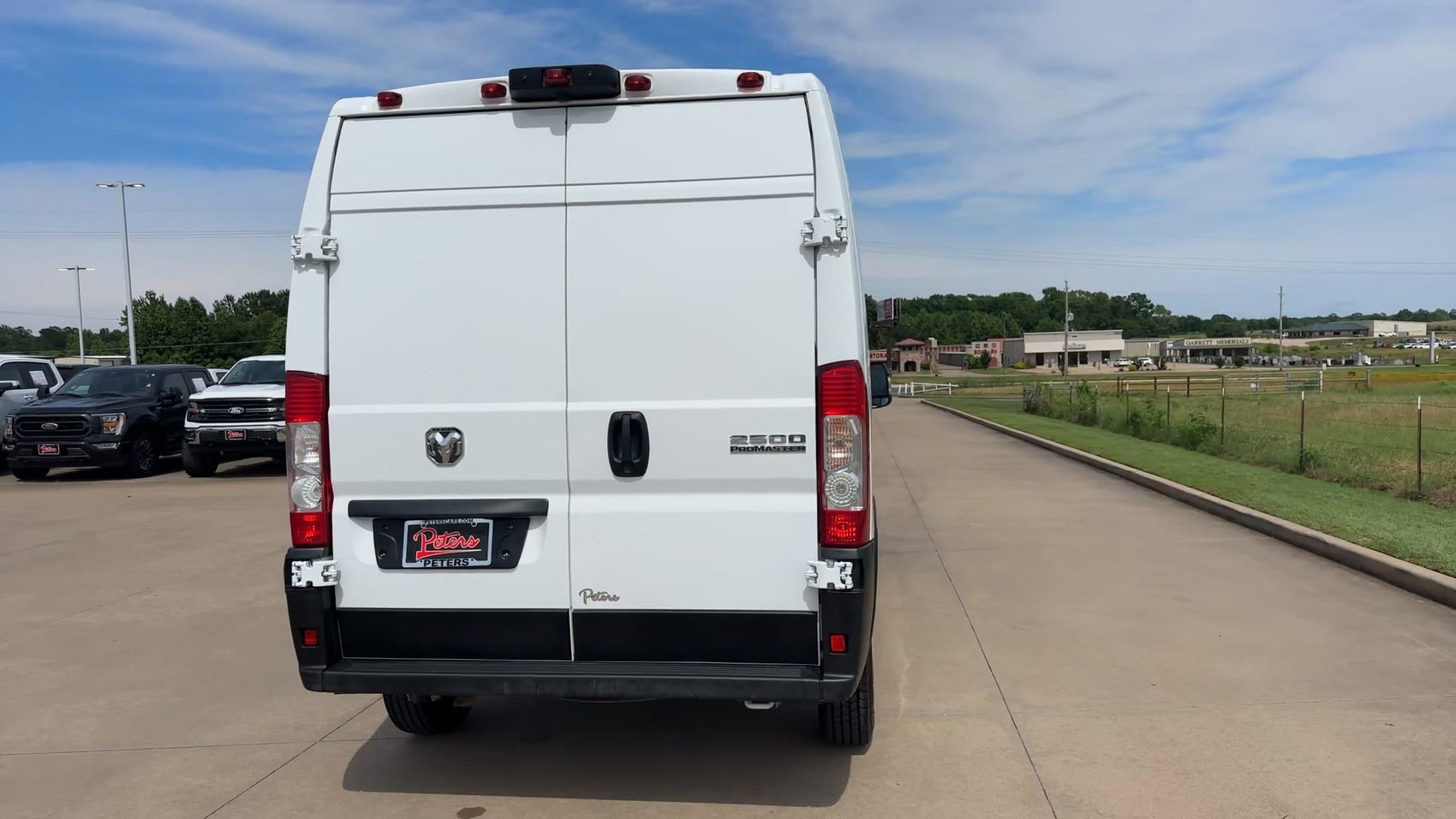 Used 2025 RAM ProMaster 2500 w/ Convenience Group FWD image 7