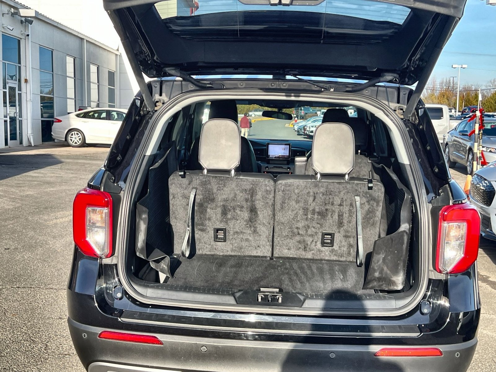 Used 2023 Ford Explorer XLT w/ Equipment Group 202A image 25