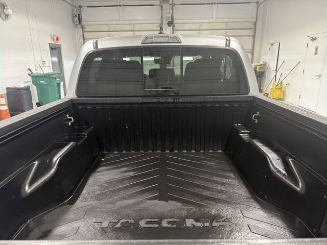 Used 2022 Toyota Tacoma TRD Sport w/ Technology Package AWD/4WD image 15