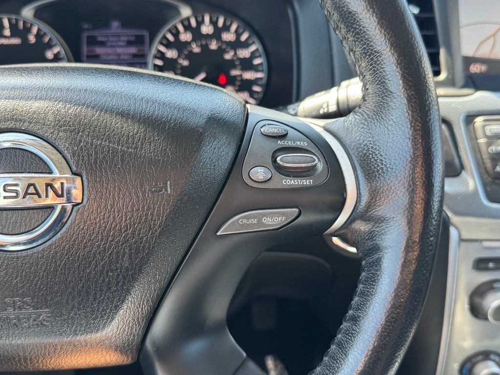 Used 2019 Nissan Pathfinder SL FWD image 11