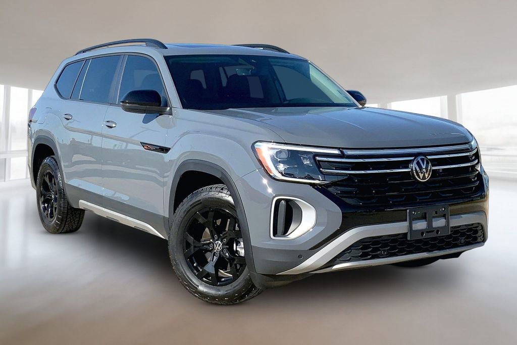 Certified 2025 Volkswagen Atlas Peak Edition SE AWD/4WD image 12